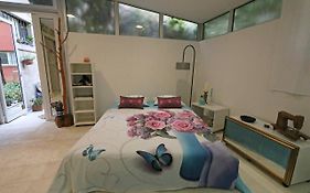 Val & Mar Studio Apartment